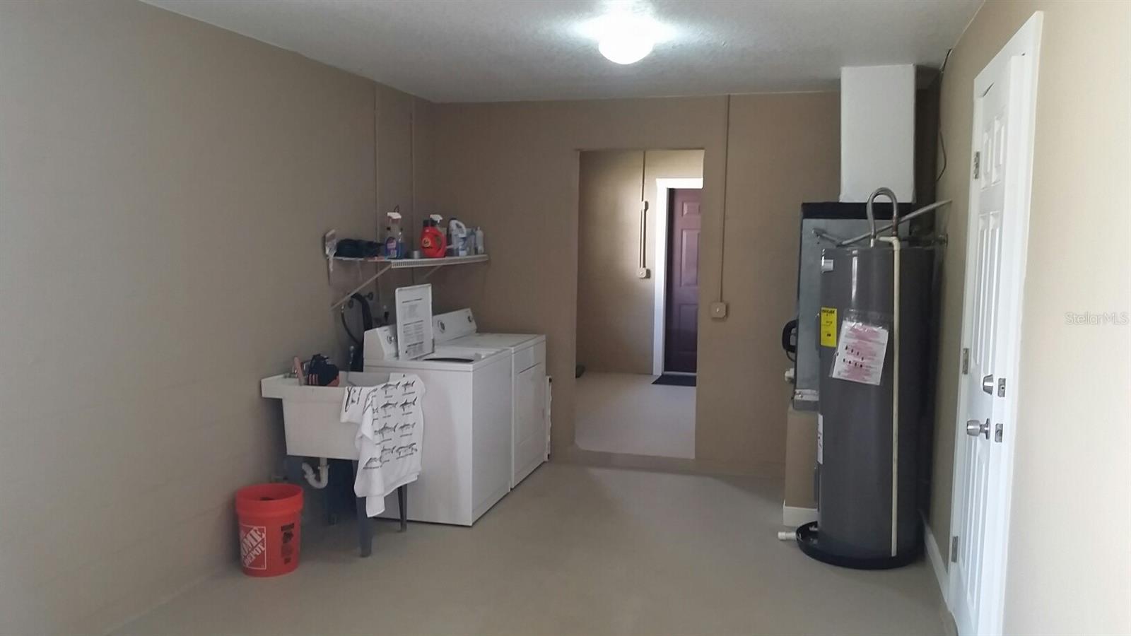 Sargents & Bradburys Sam Tr Oak Hill - Residential Lease