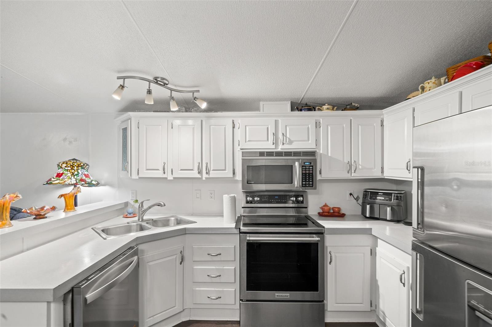 HUDSON GROVE ESTATES - Residential