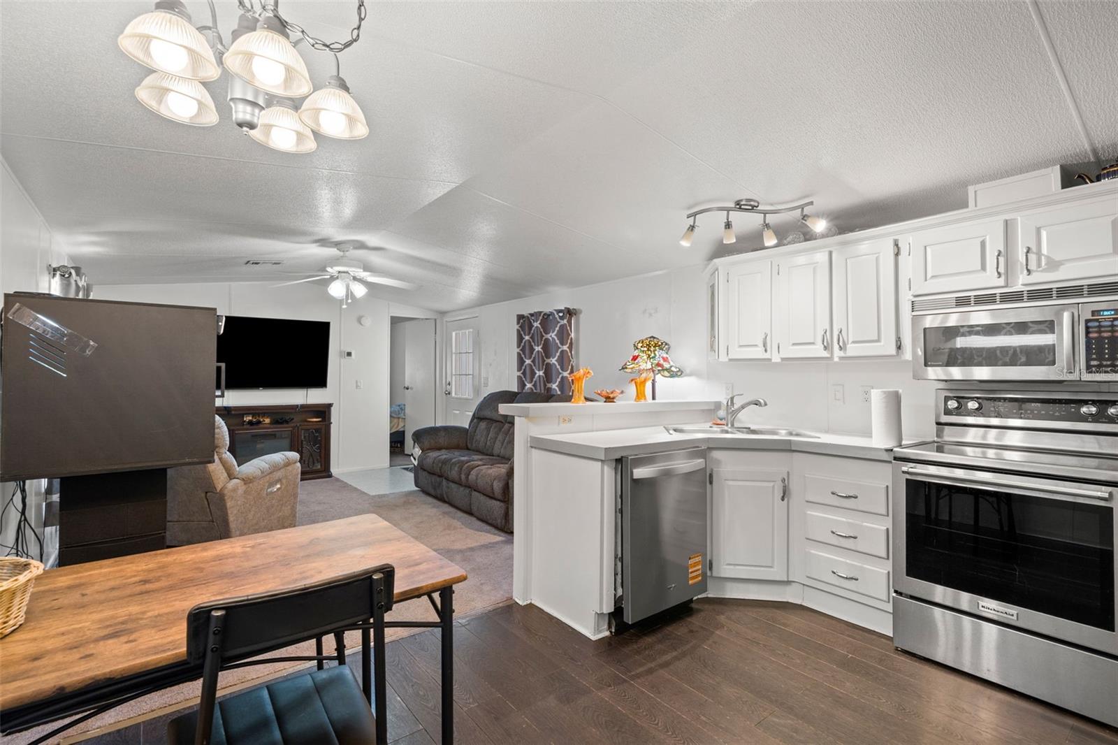 HUDSON GROVE ESTATES - Residential