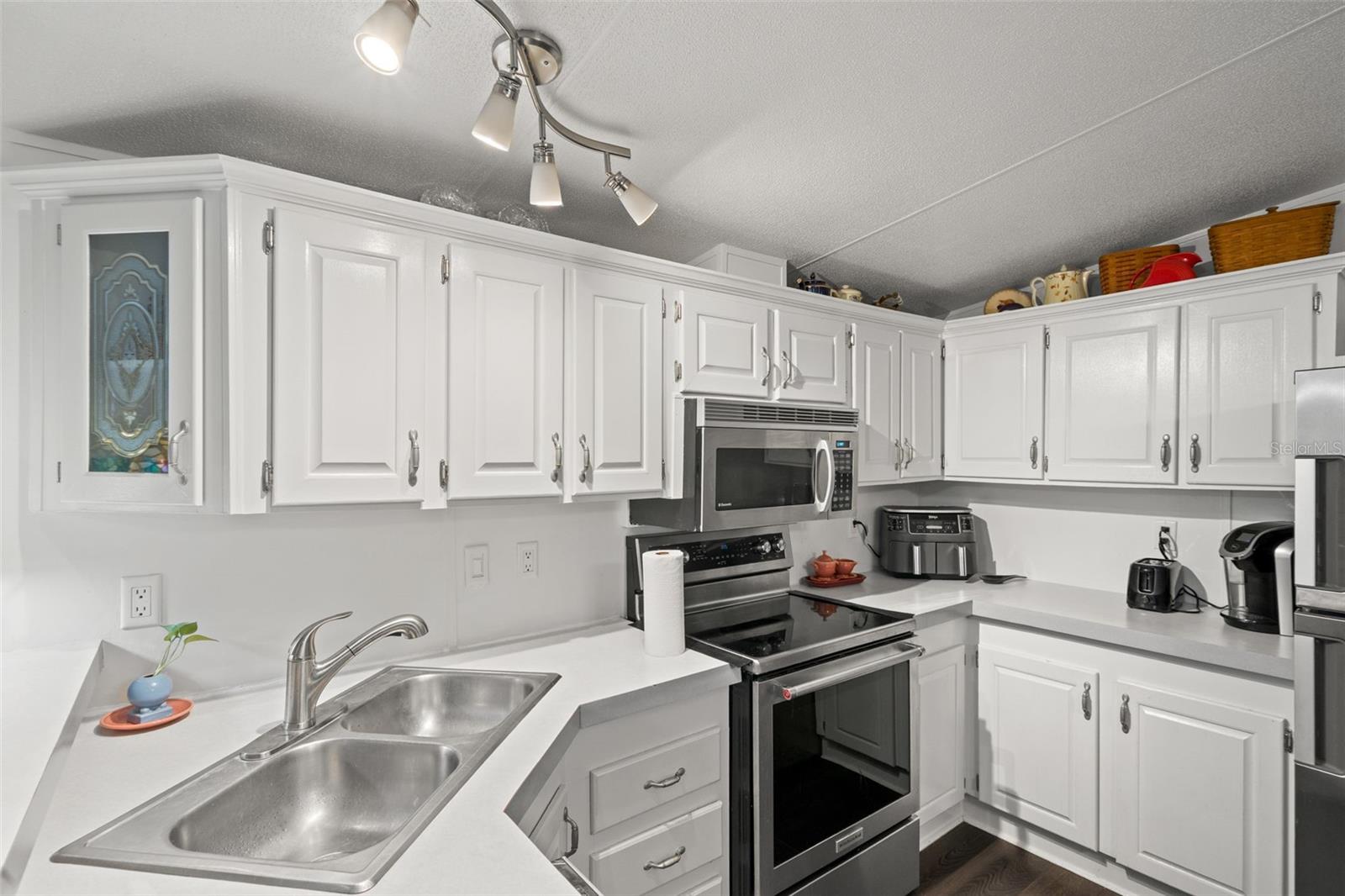 HUDSON GROVE ESTATES - Residential