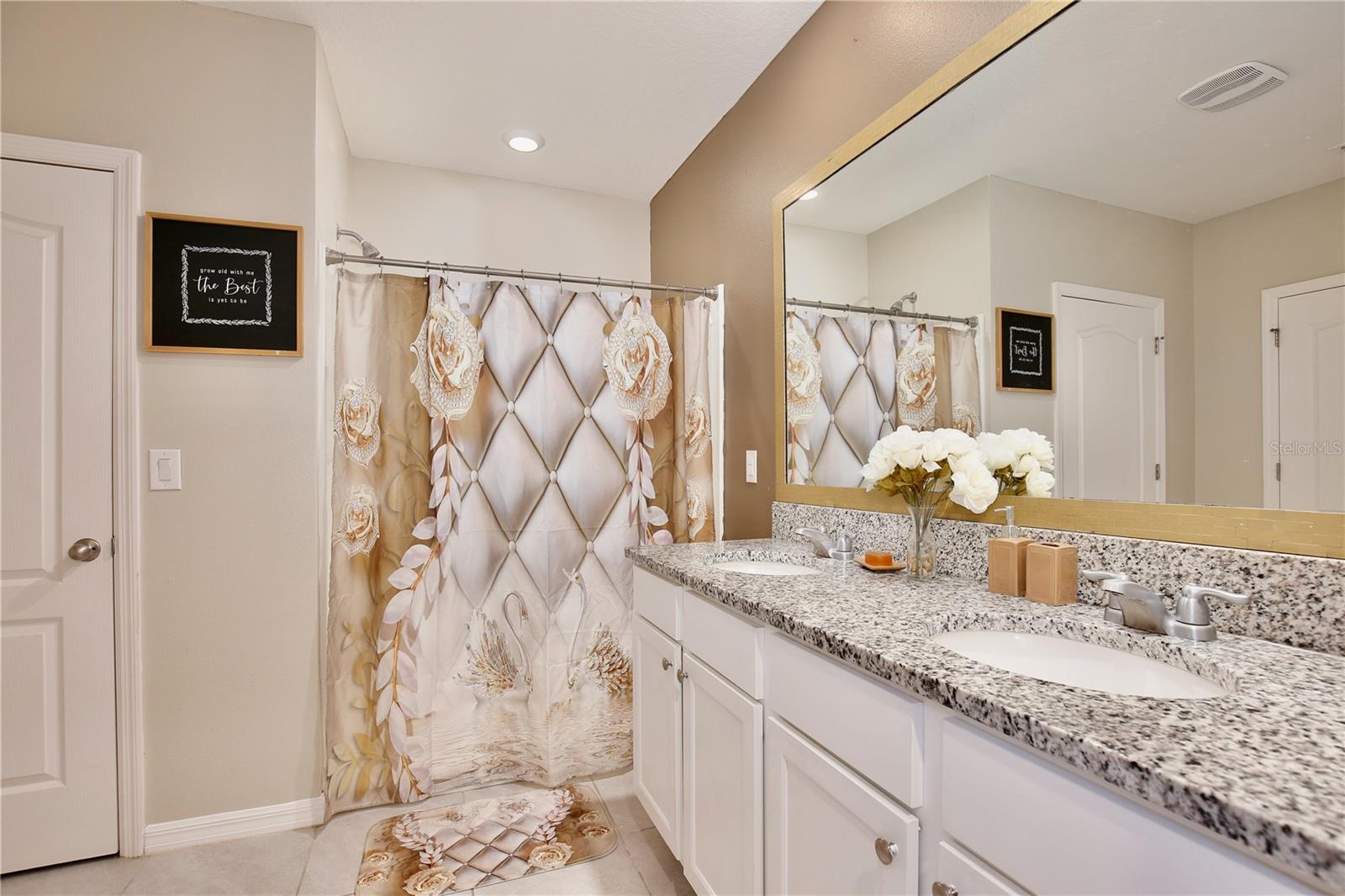 RIVIERA BELLA UN 8B - Residential