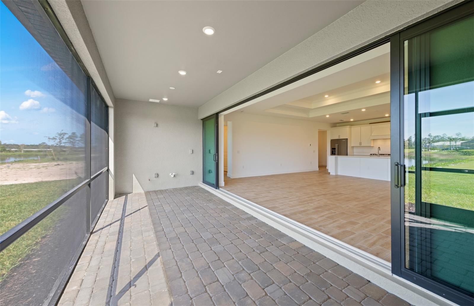 ARBOR OAKS AT THE WOODLANDS - Residential