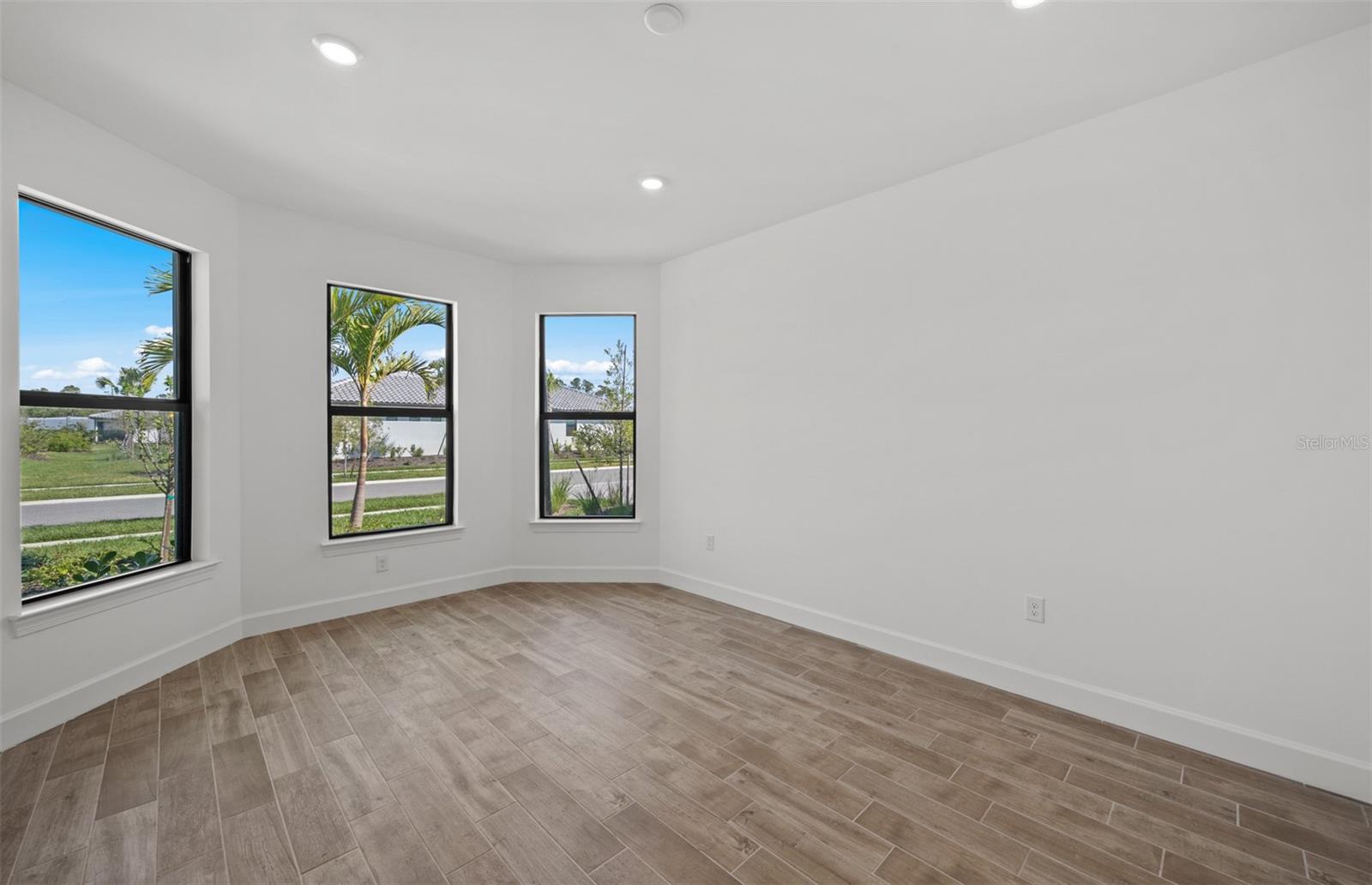 ARBOR OAKS AT THE WOODLANDS - Residential