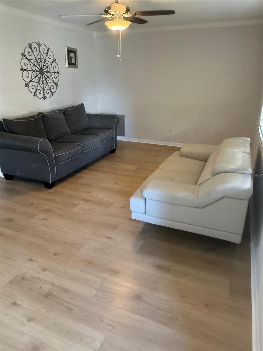 HAMILTON SQUARE LOT 21 - Residential