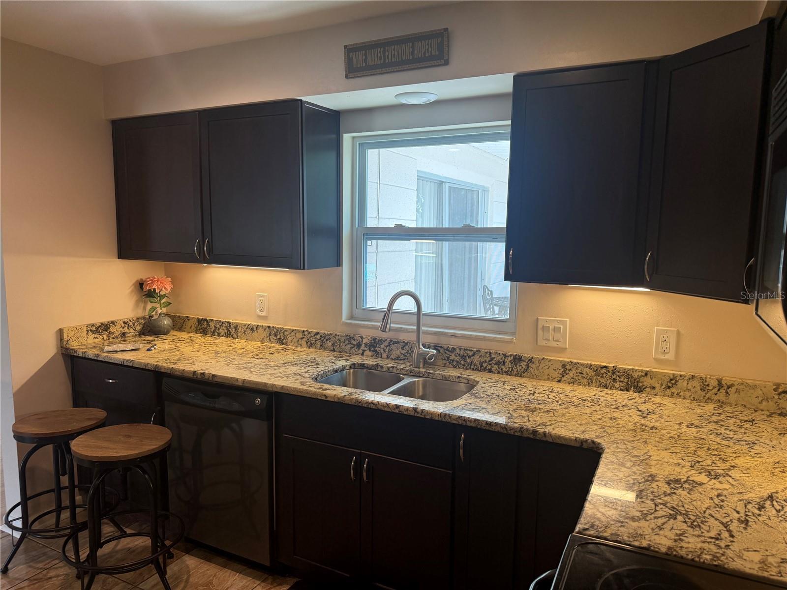 HAMILTON SQUARE LOT 21 - Residential