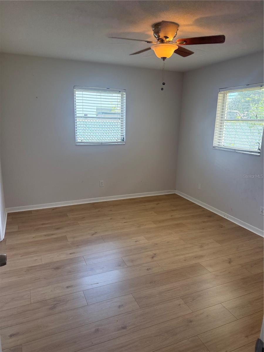 HAMILTON SQUARE LOT 21 - Residential