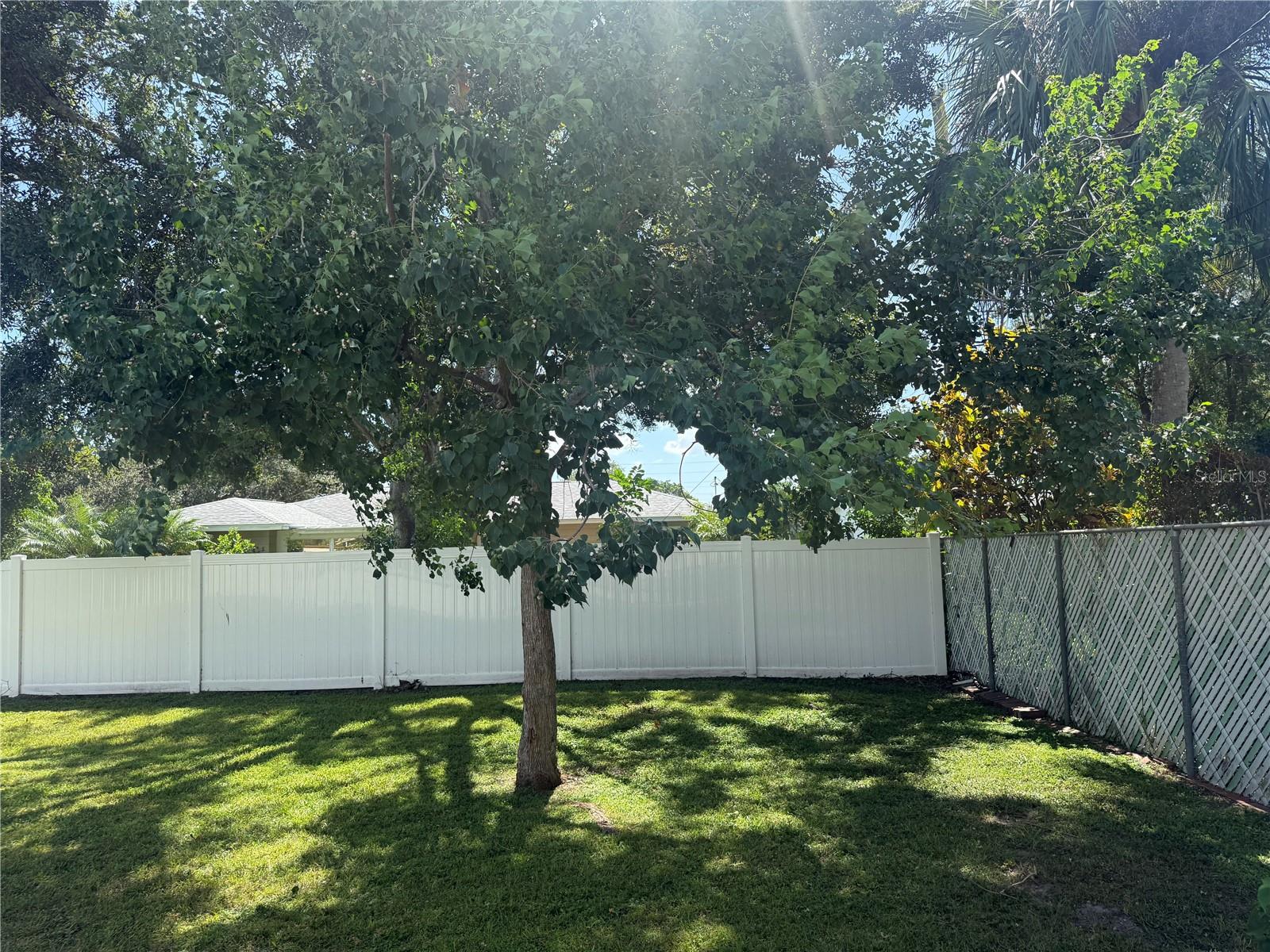 HAMILTON SQUARE LOT 21 - Residential