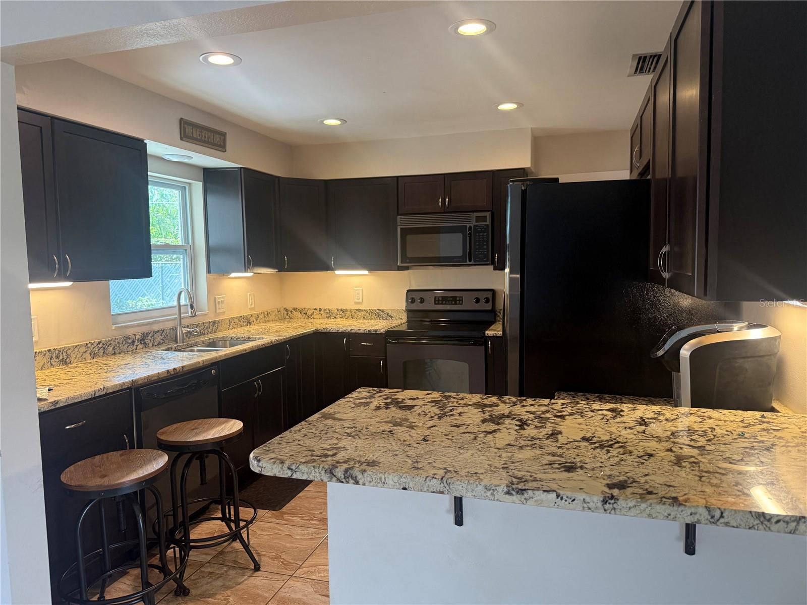 HAMILTON SQUARE LOT 21 - Residential