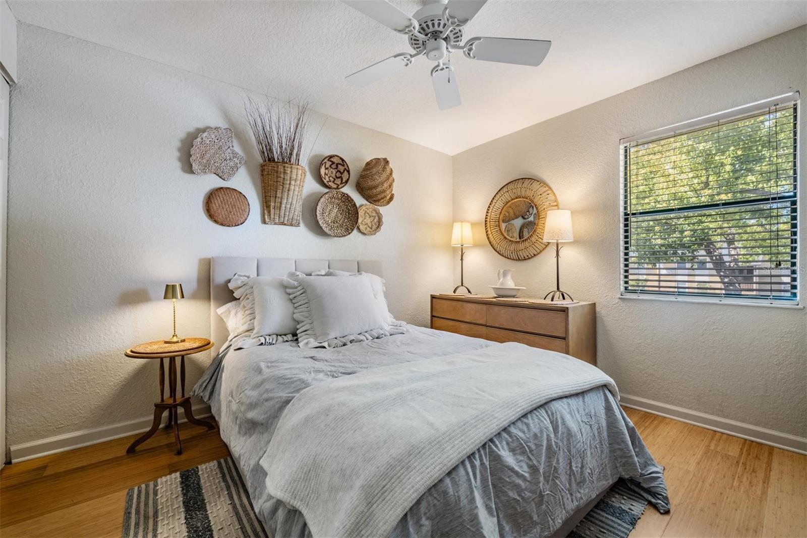 BELLA VISTA ON LAKE - Residential