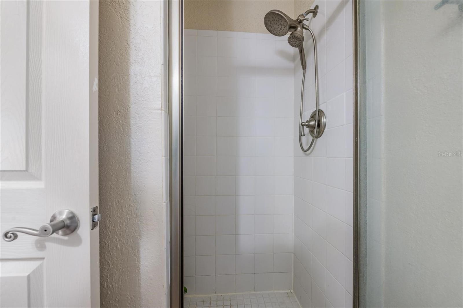 BELLA VISTA ON LAKE - Residential