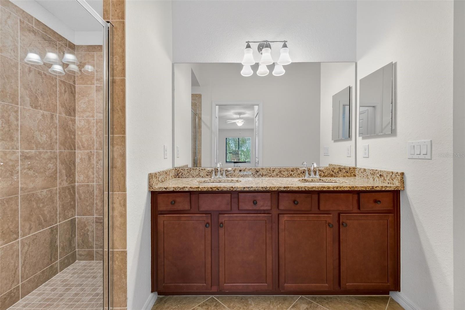 LAKEWOOD NATIONAL - Residential