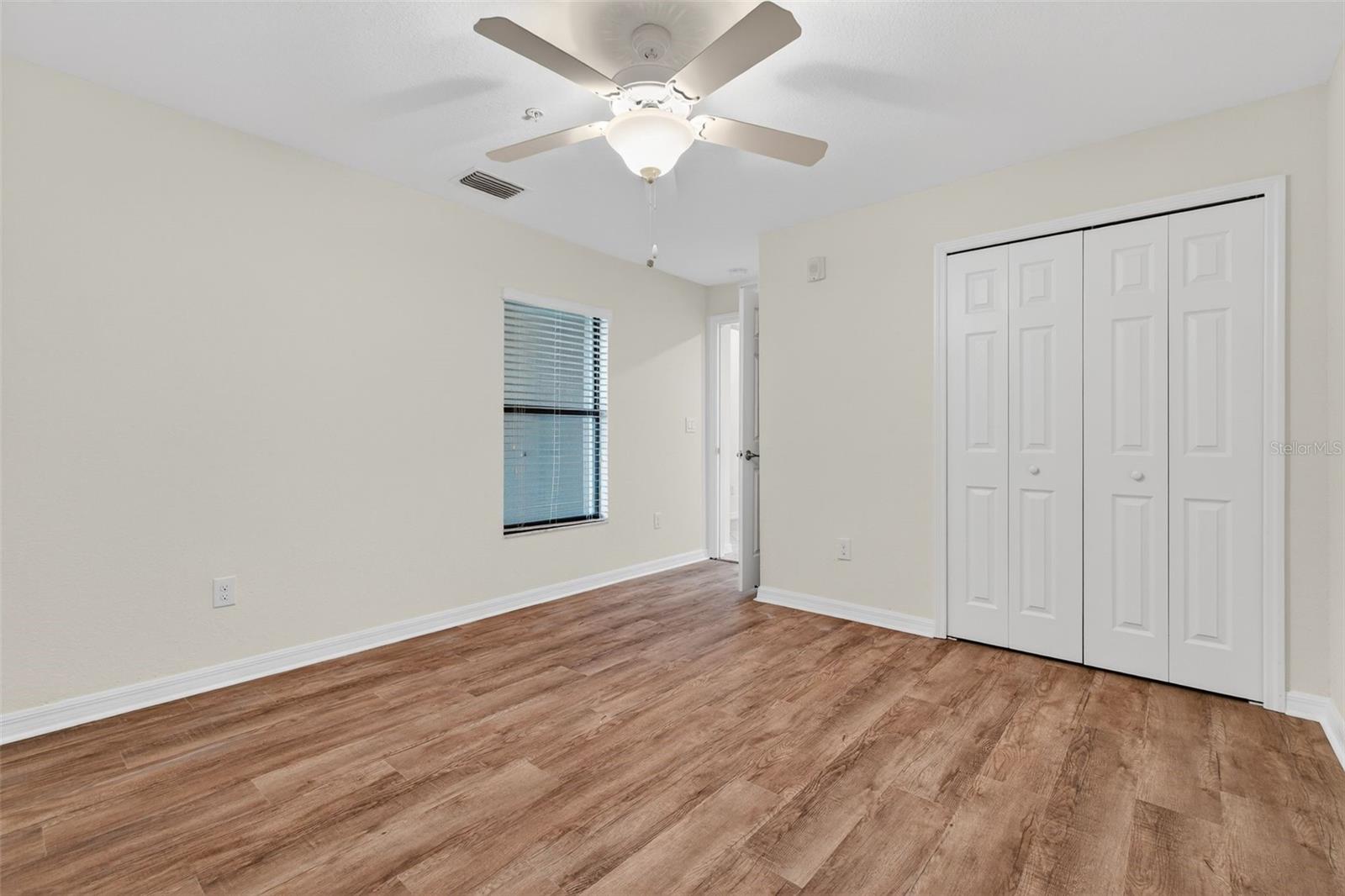 LAKEWOOD NATIONAL - Residential