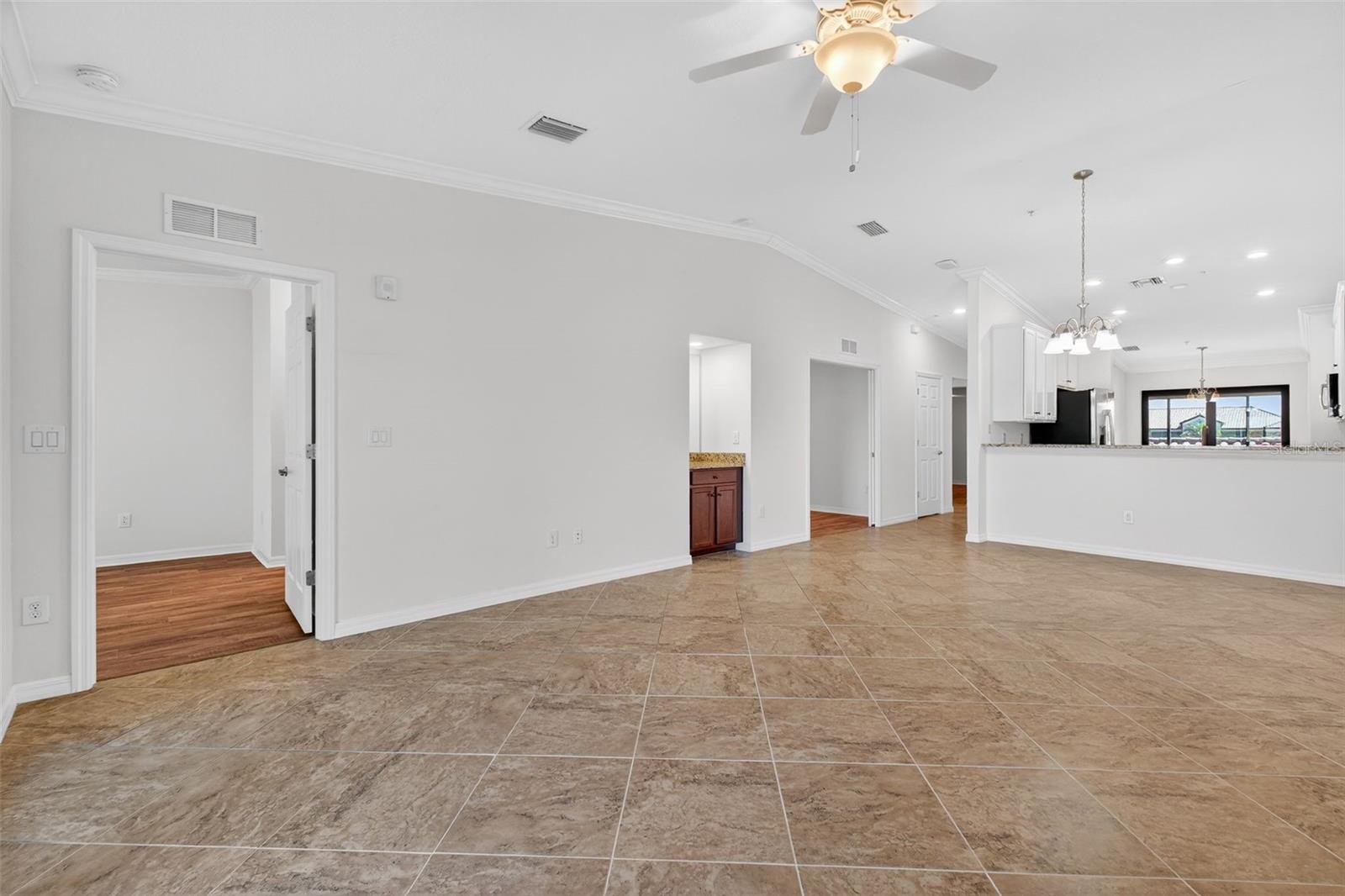 LAKEWOOD NATIONAL - Residential