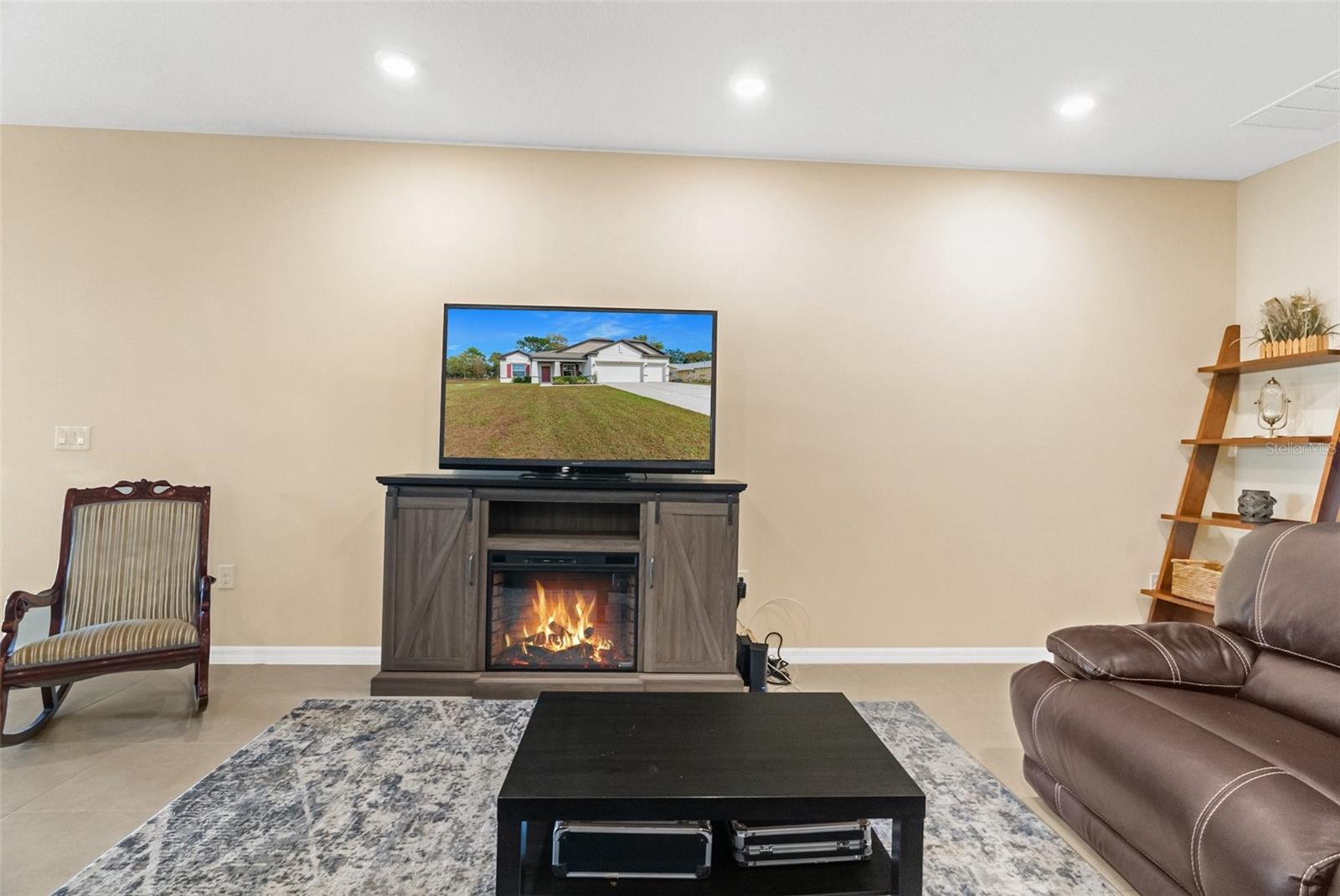 SPRING HILL - Residential