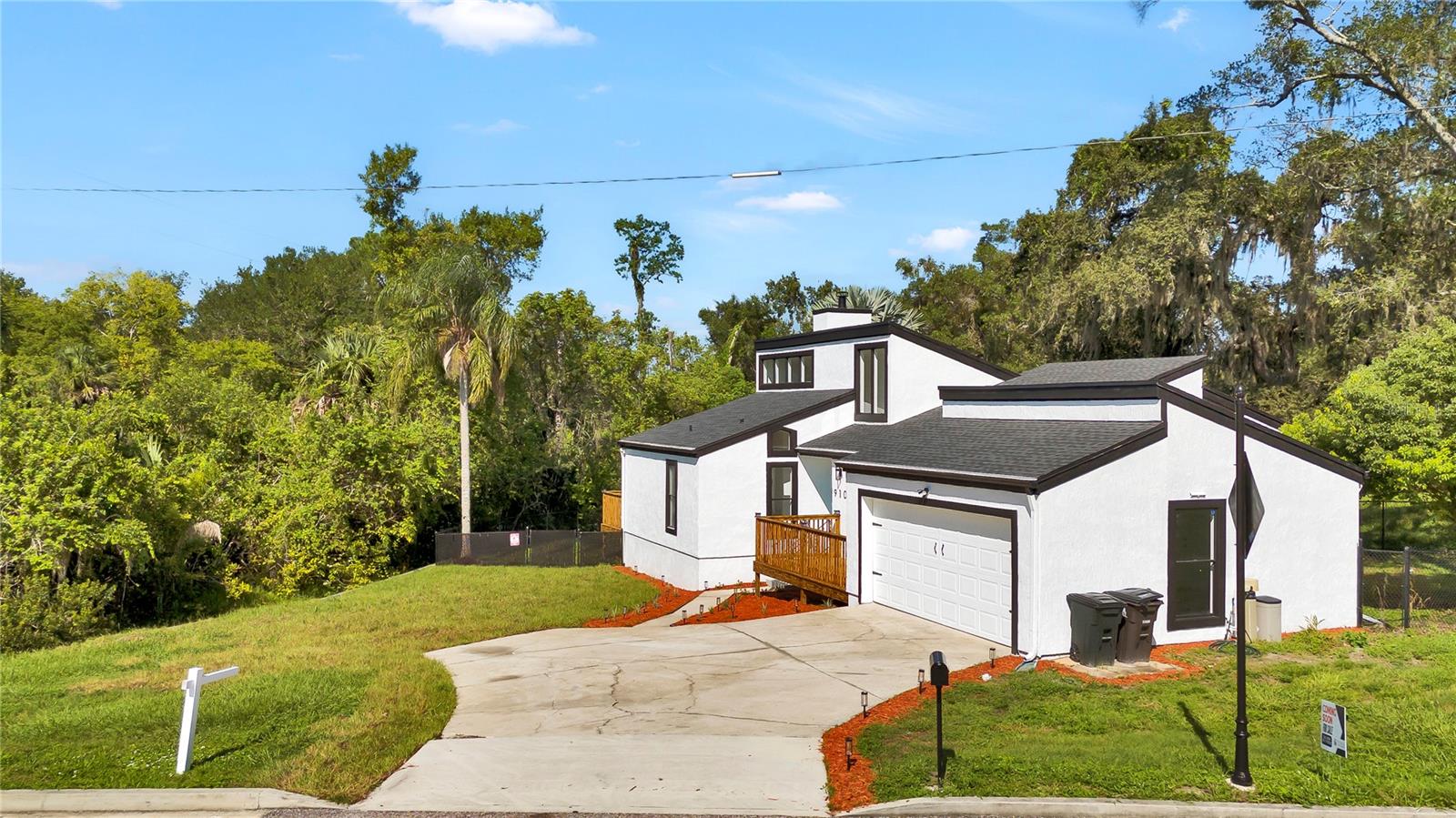 910 FLORIDA BOULEVARD