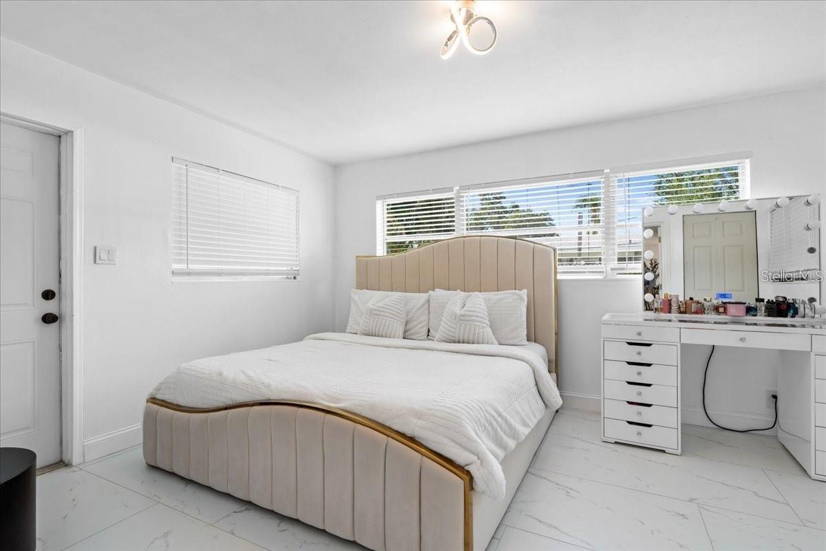 KENNETH CITY - Residential