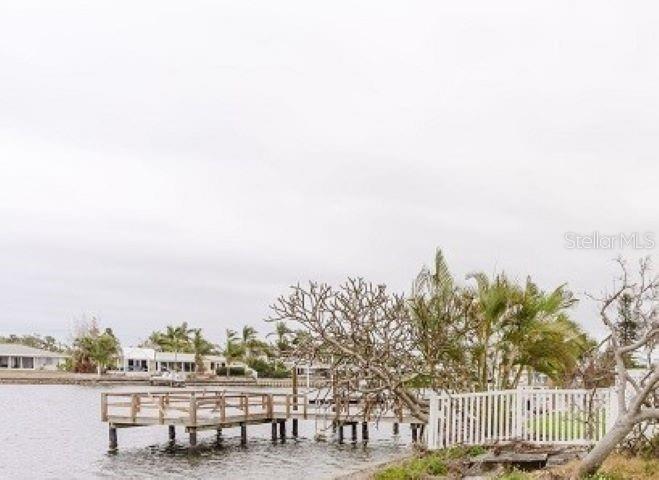 2400 S SHORE DRIVE SE