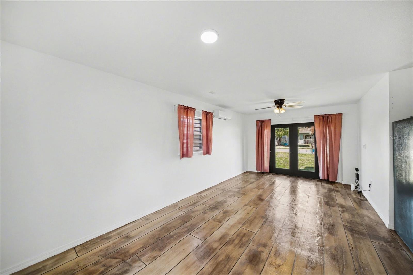 CITY ZEPHYRHILLS - Residential Lease