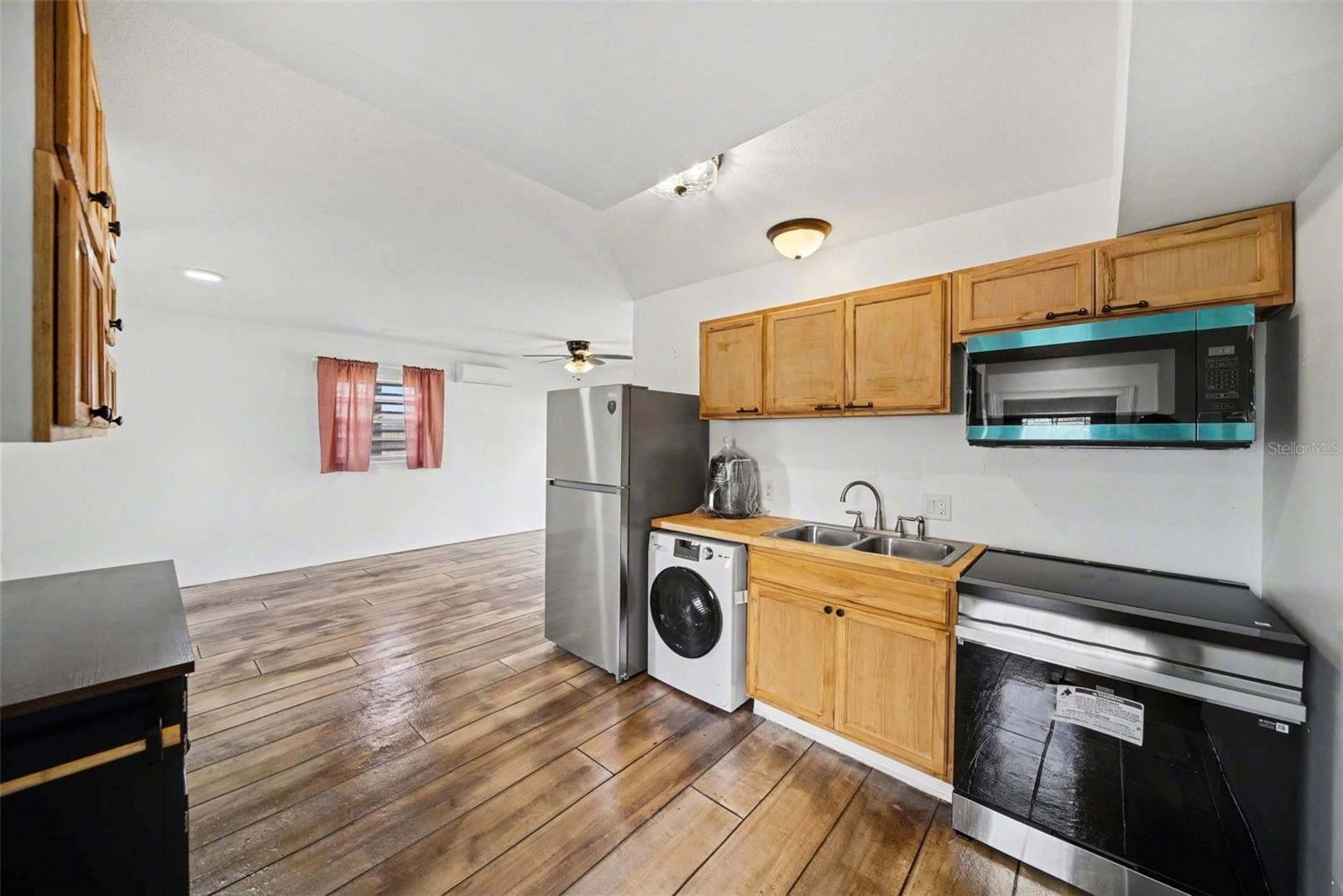 CITY ZEPHYRHILLS - Residential Lease