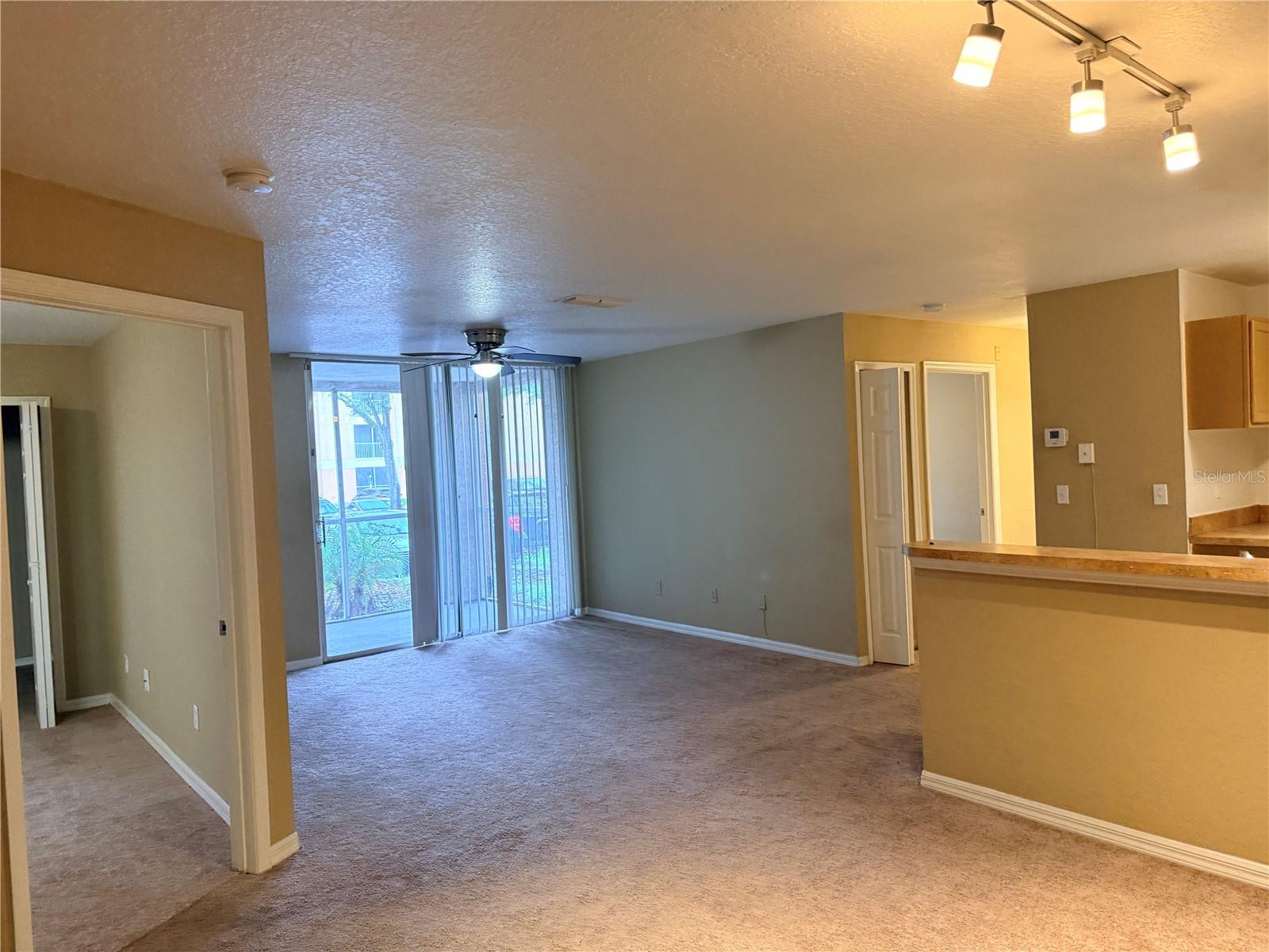 SANDLAKE PRIVATE RESIDENCES - Residential Lease