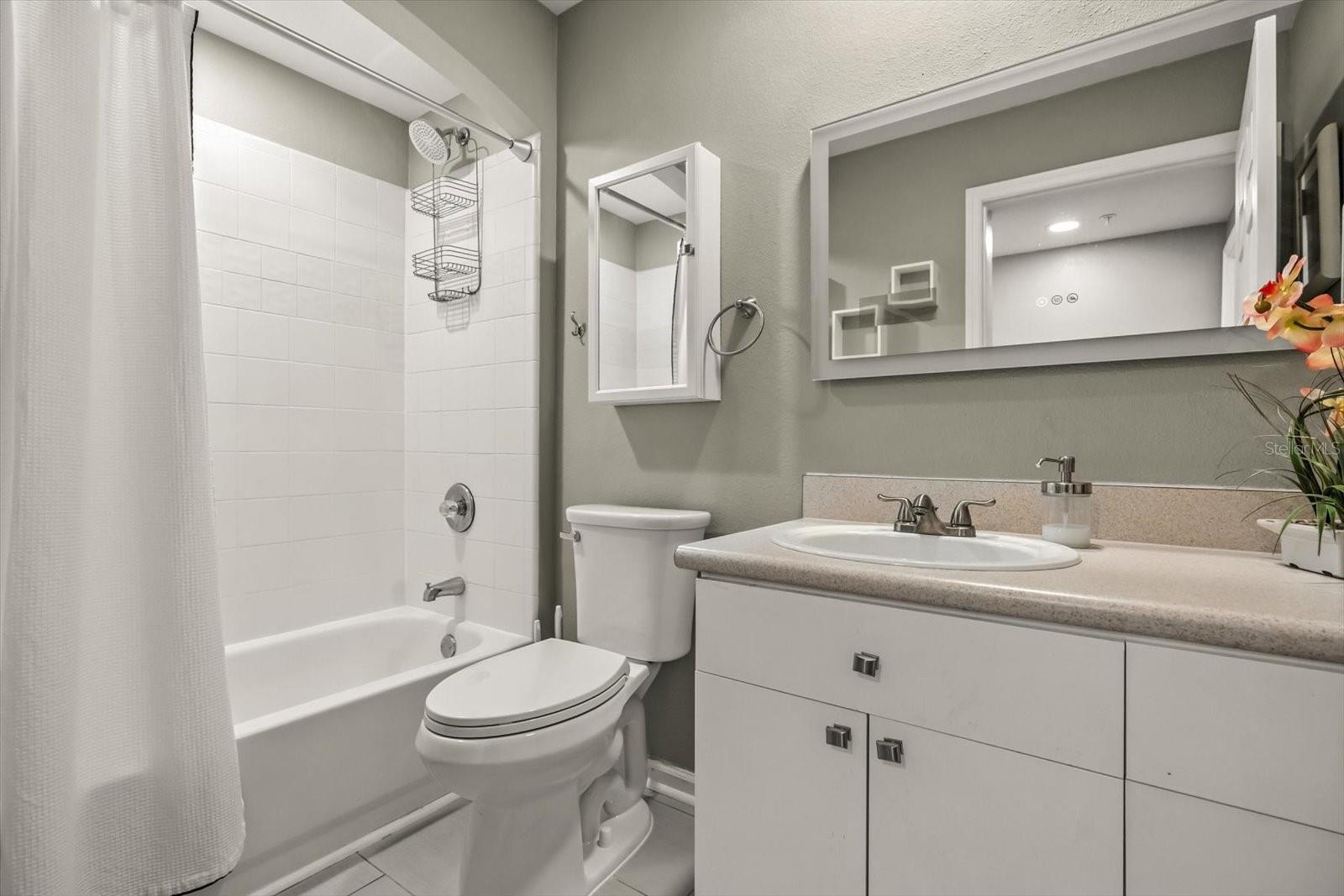 WAVERLY/LK EOLA - Residential