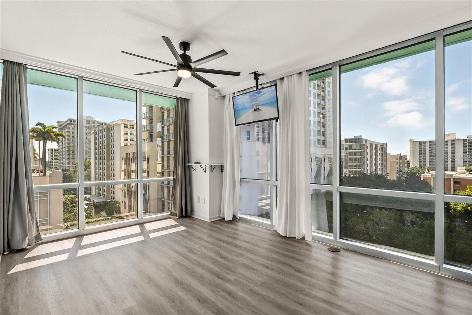 WAVERLY/LK EOLA - Residential