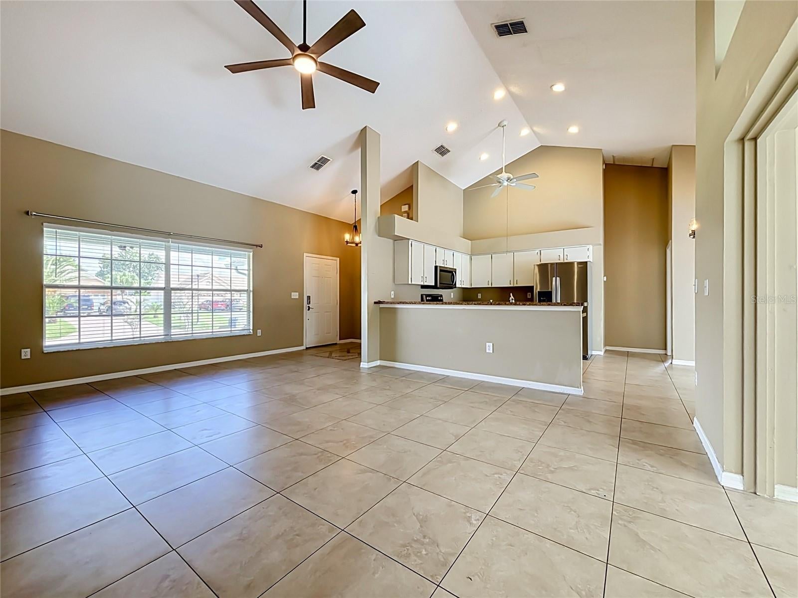 5645 LOMA VISTA COURT