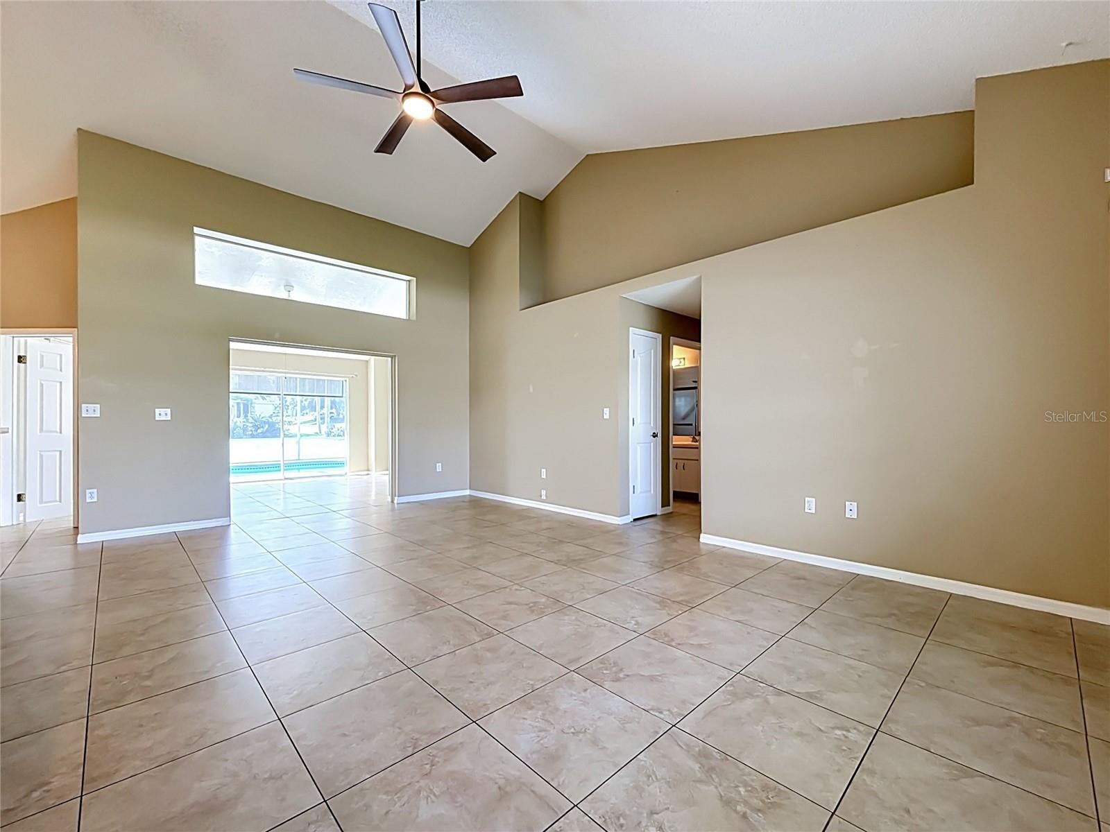 5645 LOMA VISTA COURT