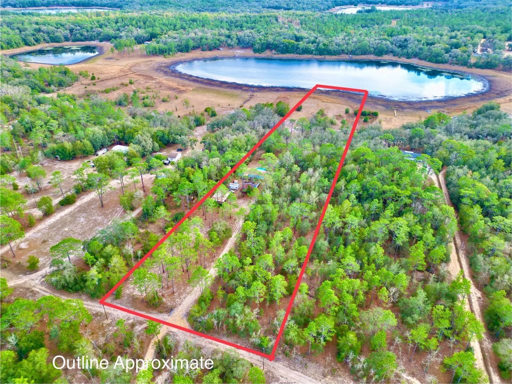 Photo of 109 Sandpiper Drive, Hawthorne, FL 32640 (MLS # GC536639)