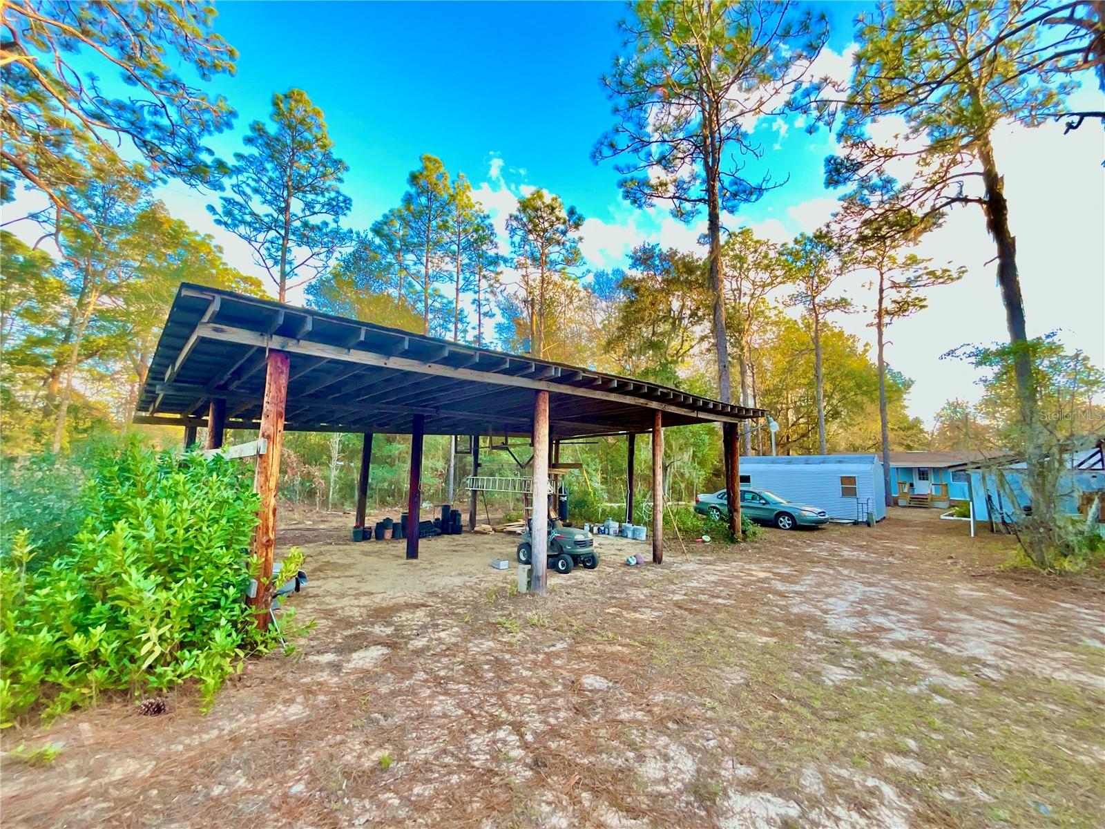 WEST LAKE MANOR - Residential