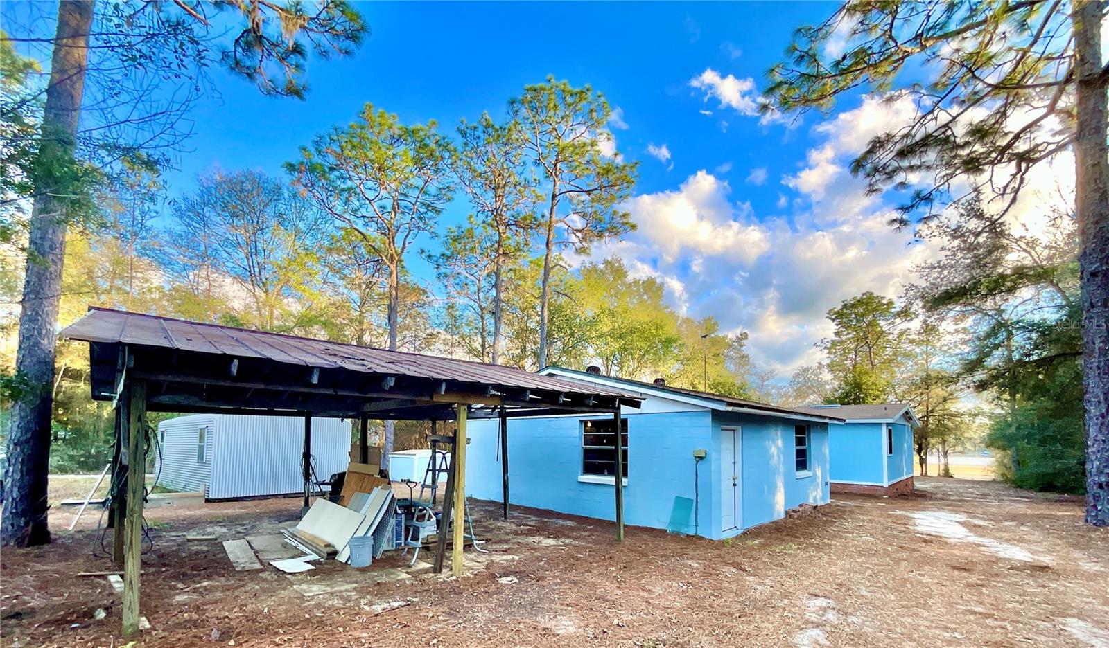 WEST LAKE MANOR - Residential