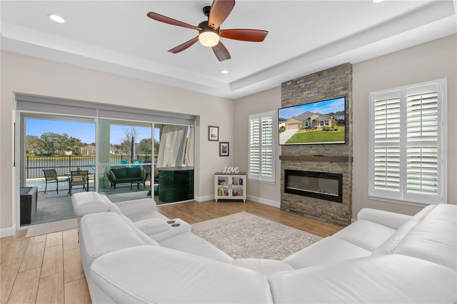 6871 FORKMEAD LANE