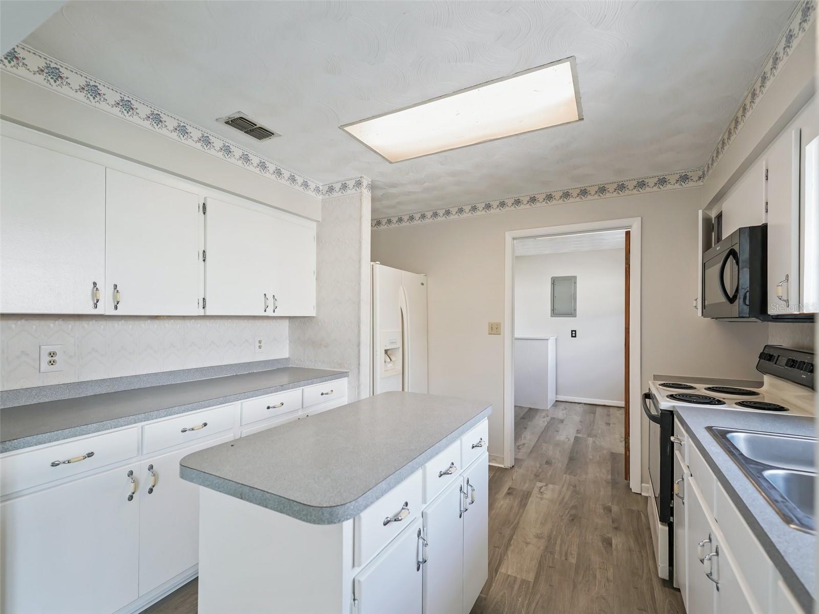 MAC REEVES - Residential