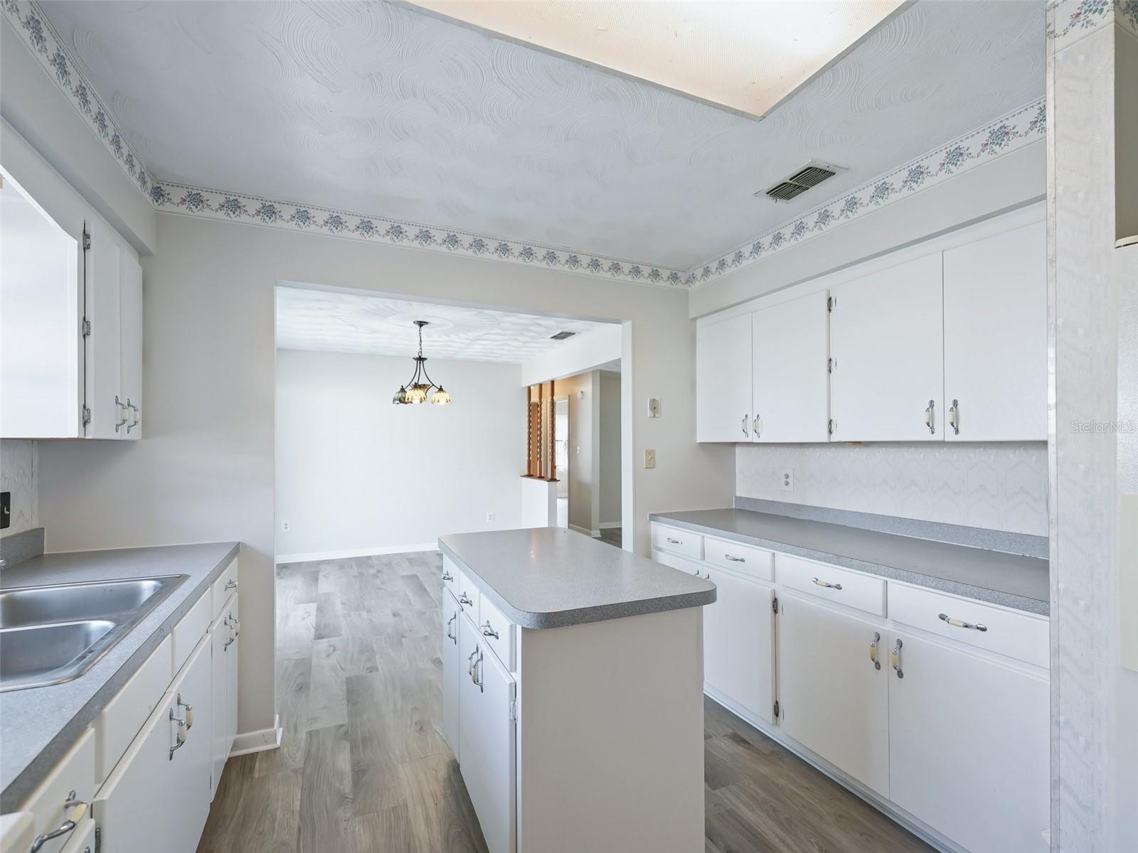 MAC REEVES - Residential