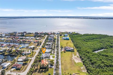 A home in PORT CHARLOTTE