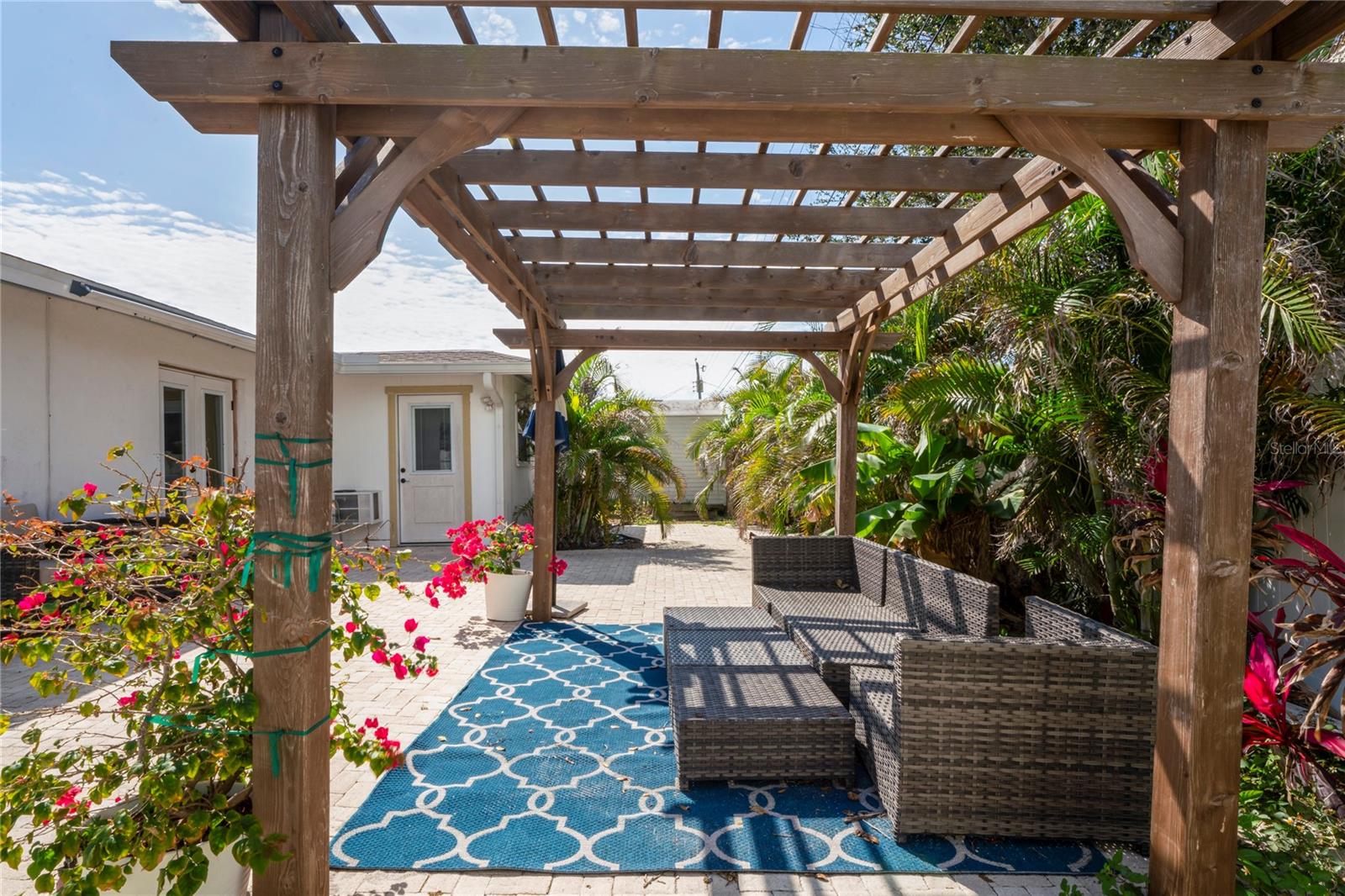 VENICE GARDENS - Residential