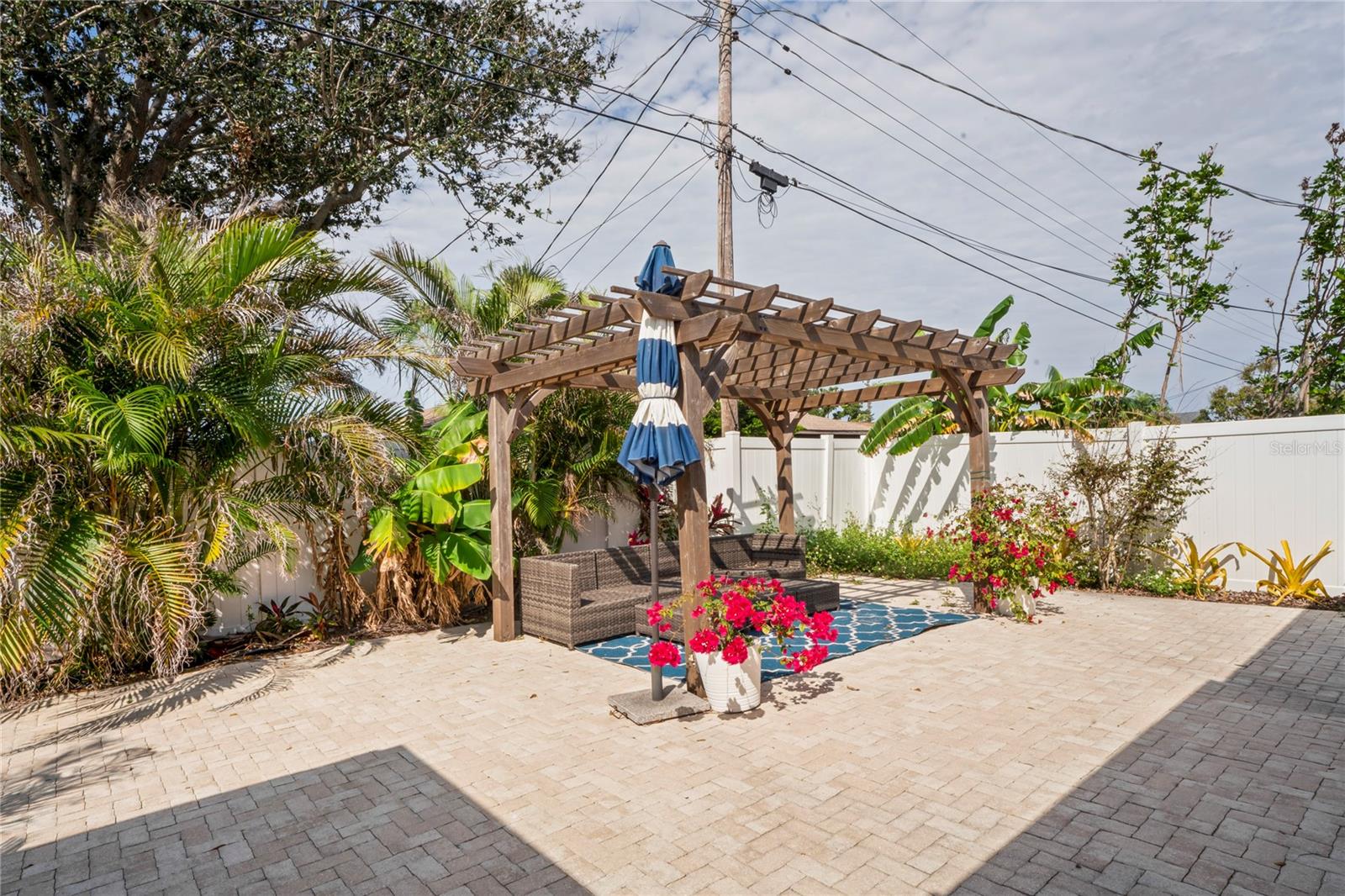 VENICE GARDENS - Residential