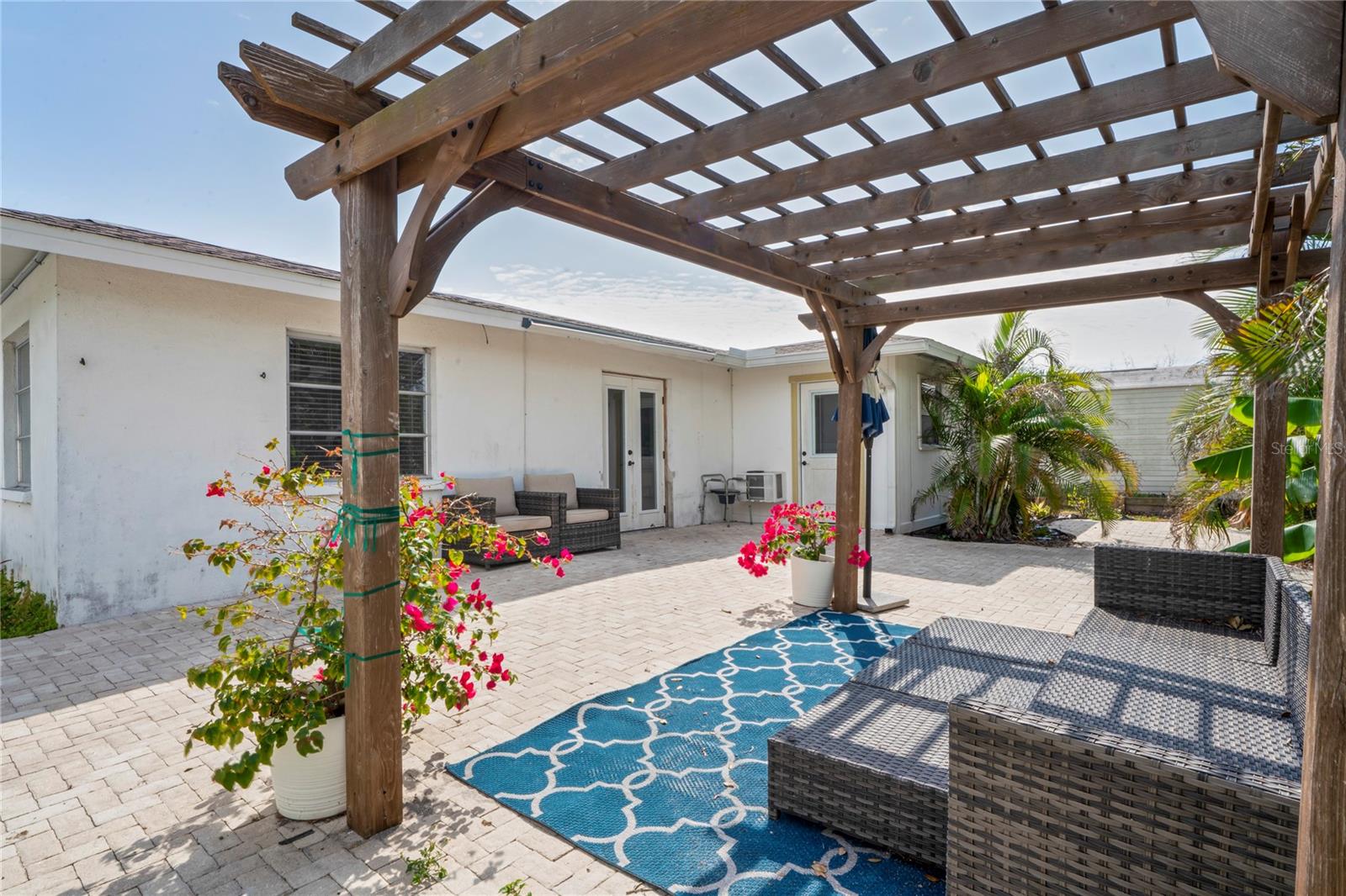 VENICE GARDENS - Residential