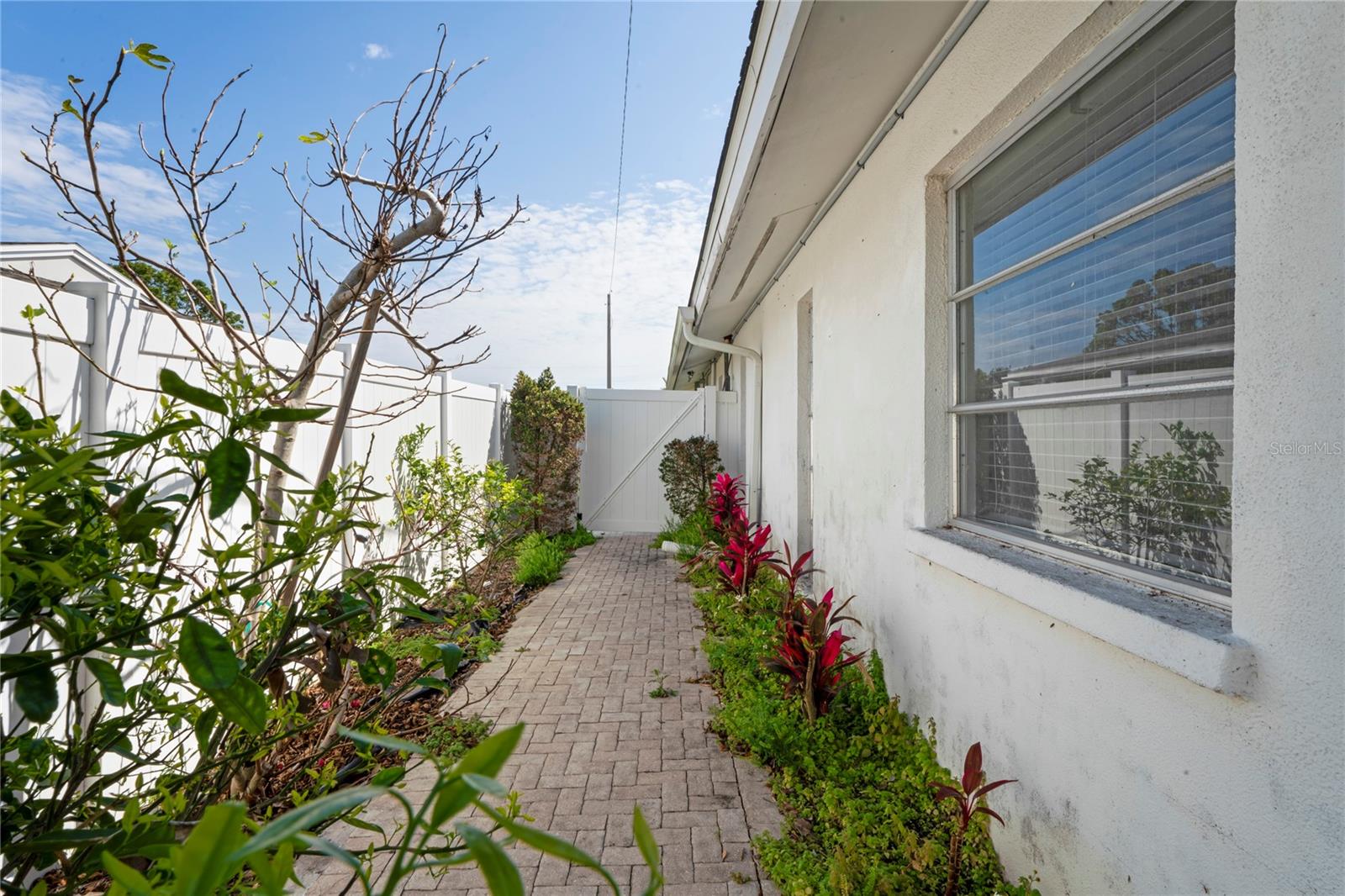 VENICE GARDENS - Residential