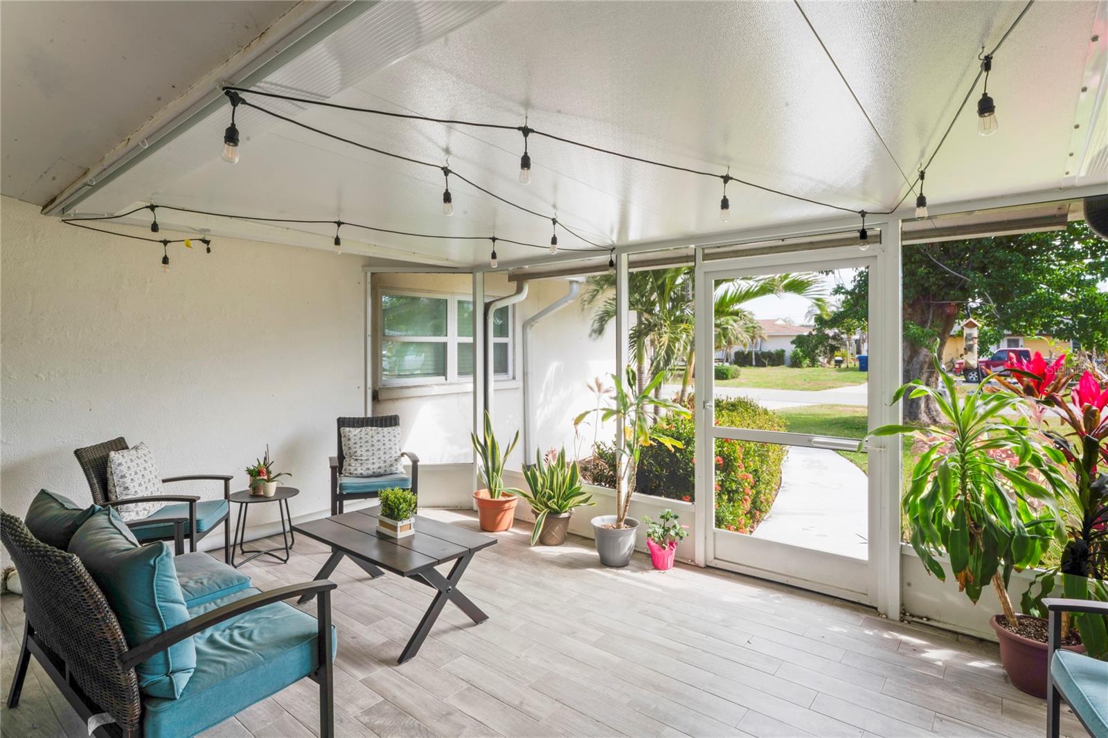 VENICE GARDENS - Residential