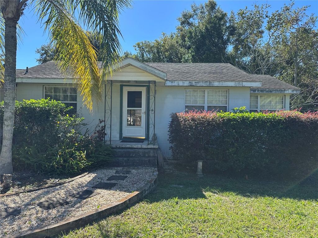 Photo of 131 Lucerne Drive, Debary, FL 32713 (MLS # V4945728)