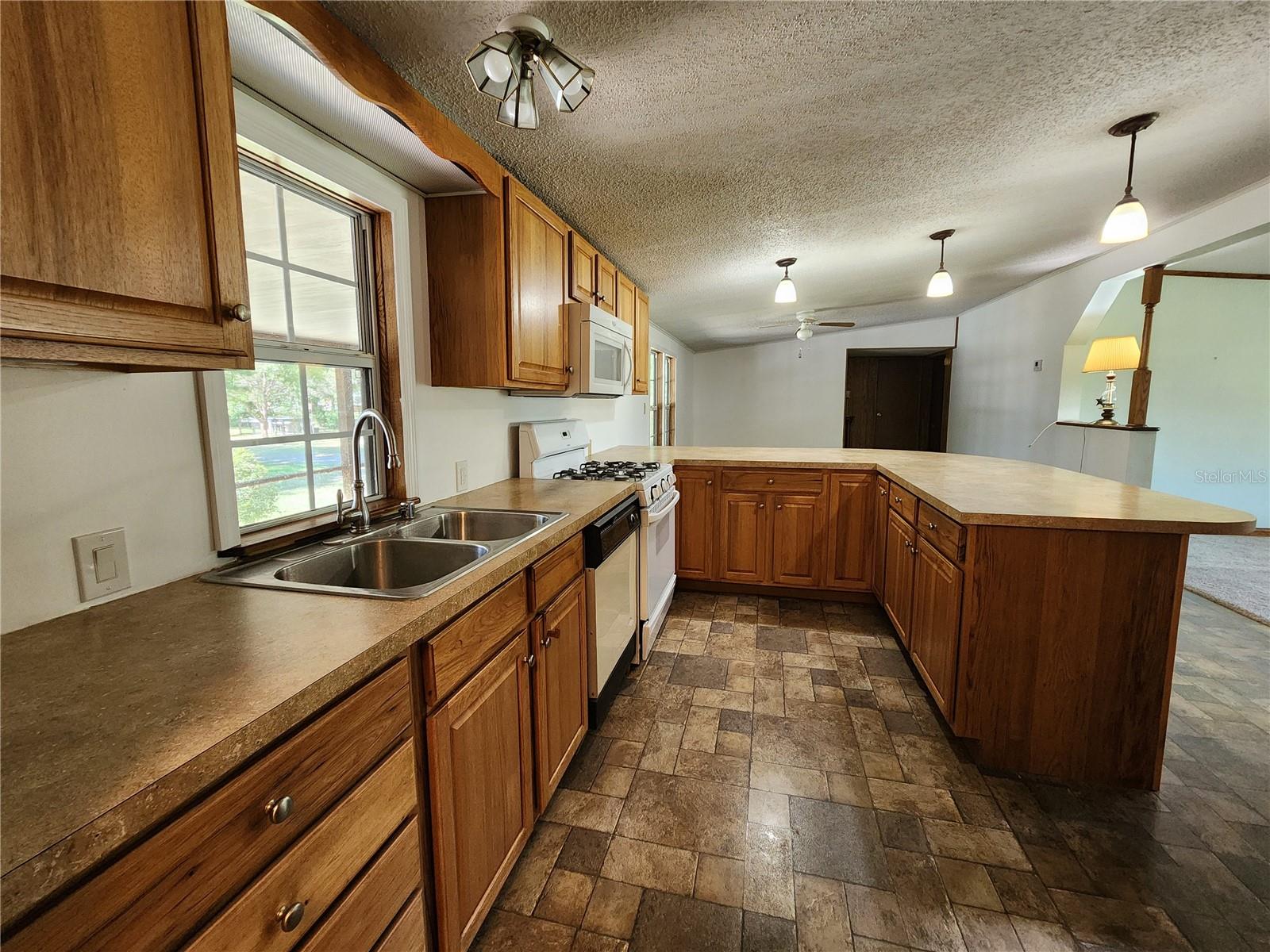 SENECA CROSSON & JEWETTS ADD - Residential