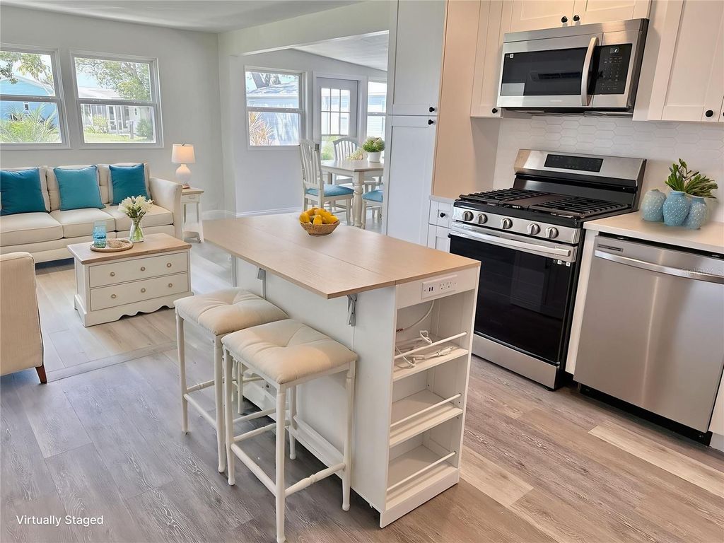 Photo of 7109 Mount Georgetown Drive NE #575, St Petersburg, FL 33702 (MLS # TB8403620)