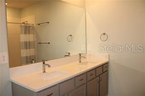 STAR FARMS PH IV SUBPH D & E - Residential Lease