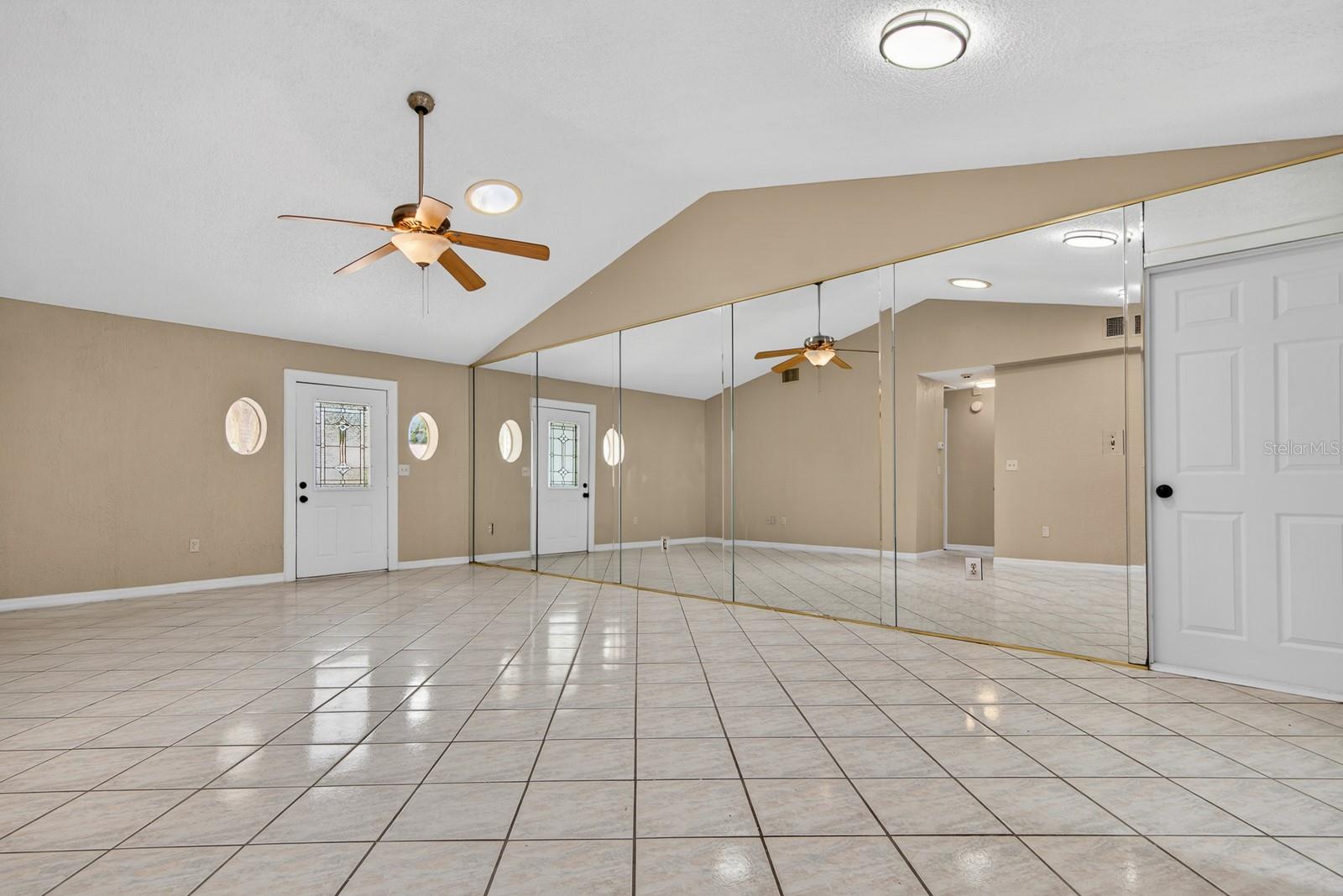 VENICE ESTATES 2ND ADD - Residential