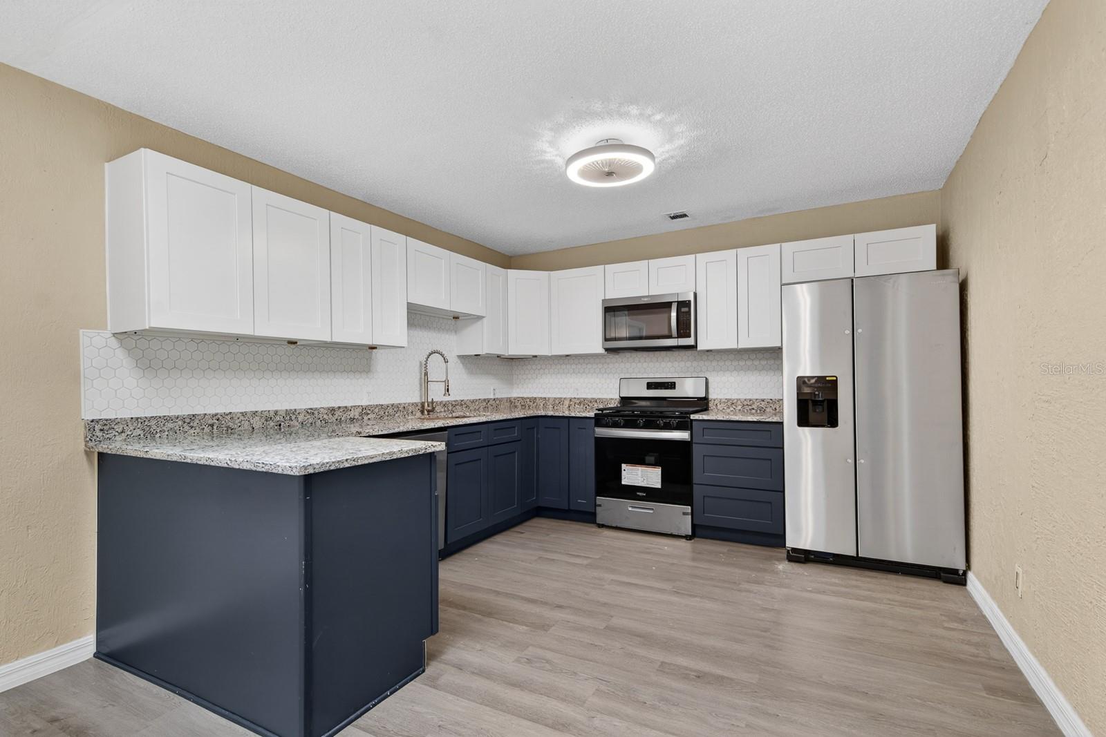 VENICE ESTATES 2ND ADD - Residential