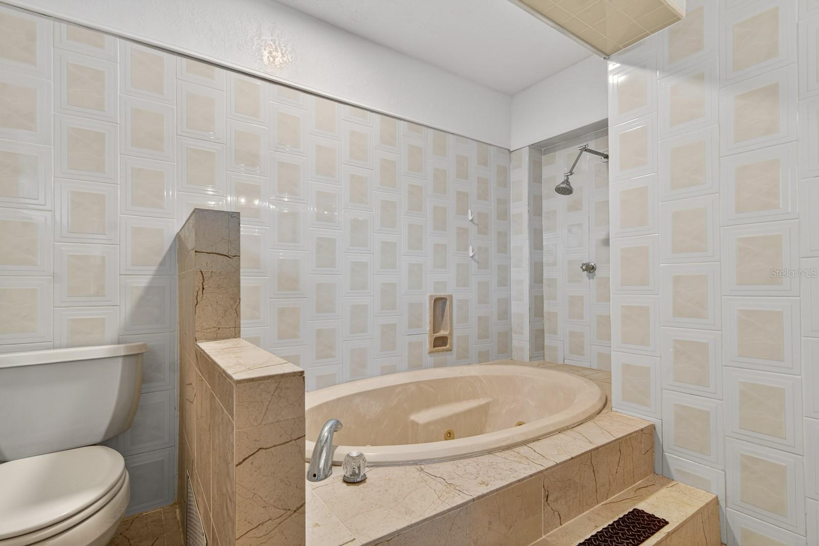 VENICE ESTATES 2ND ADD - Residential