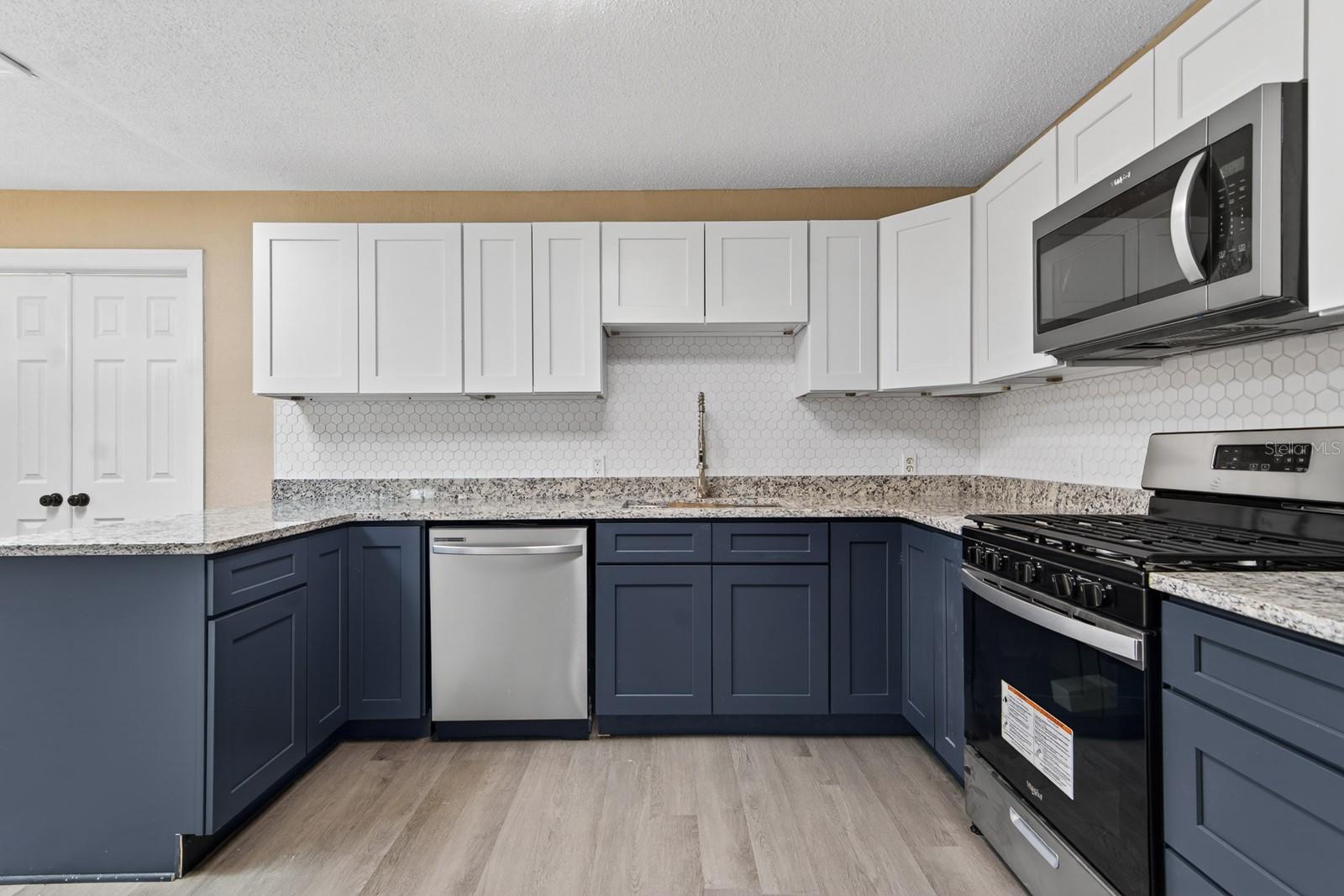 VENICE ESTATES 2ND ADD - Residential