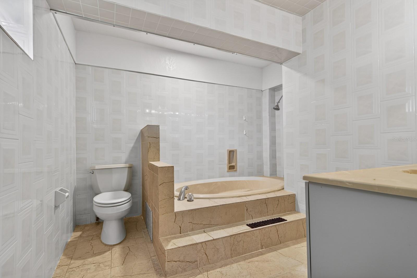 VENICE ESTATES 2ND ADD - Residential