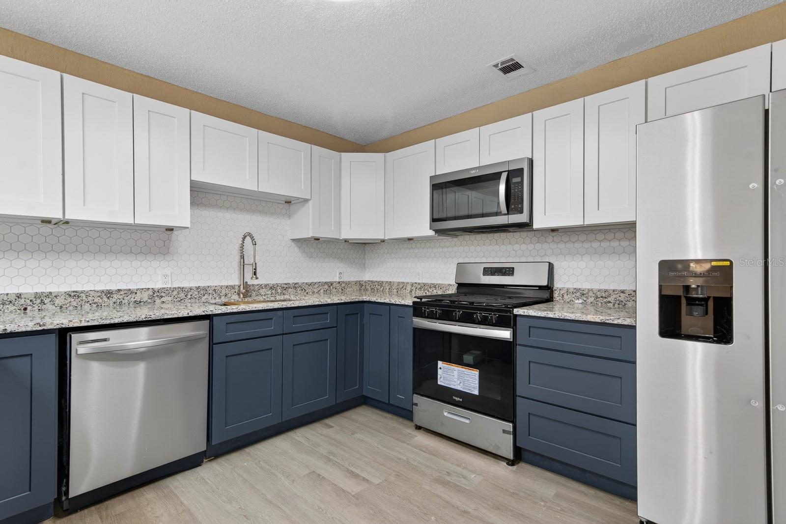 VENICE ESTATES 2ND ADD - Residential